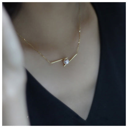 Balance Beam Pearl-Set Clavicle Necklace